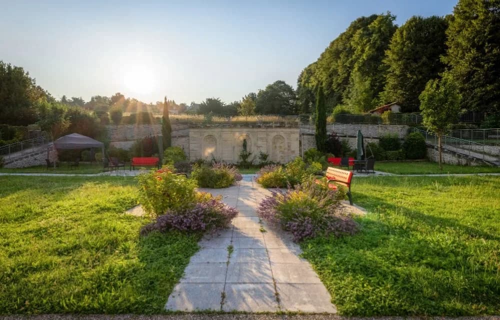 Photo 2 de Résidence Le Château de Champlâtreux, EHPAD à Saintry-sur-Seine