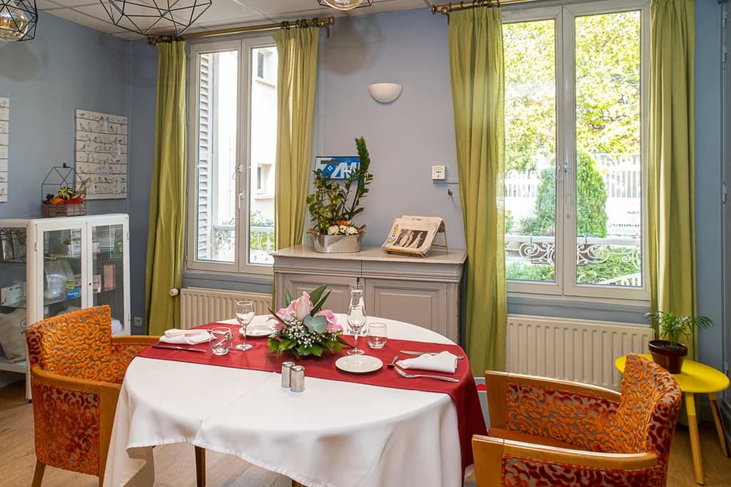 Photo 1 de Korian Villa St-Hilaire, EHPAD à Saint-Maur-des-Fossés