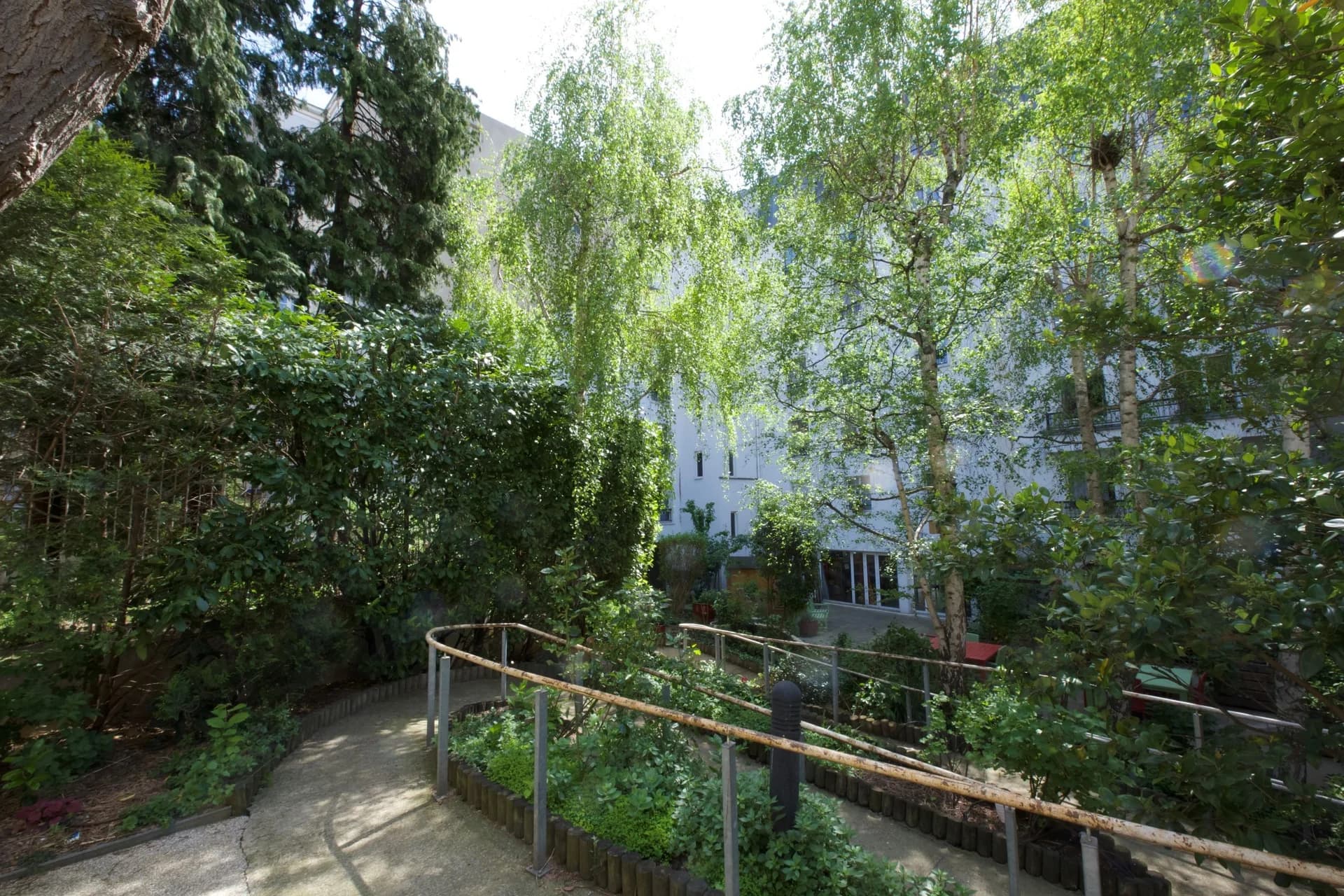 Photo 1 de EHPAD Les Jardins de Montmartre, EHPAD à Paris