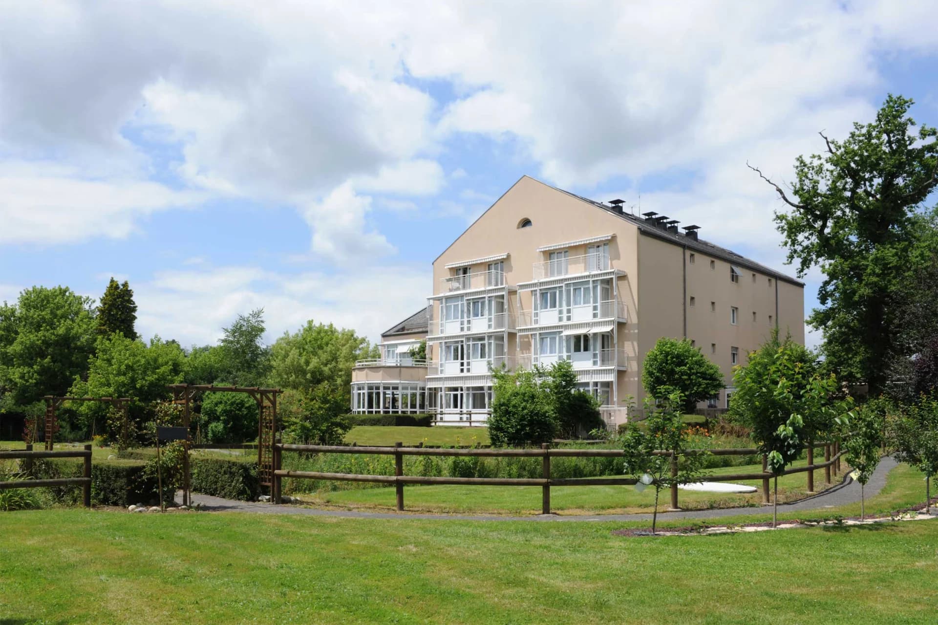 Maisons de Famille Bourgogne, EHPAD à Étang-sur-Arroux