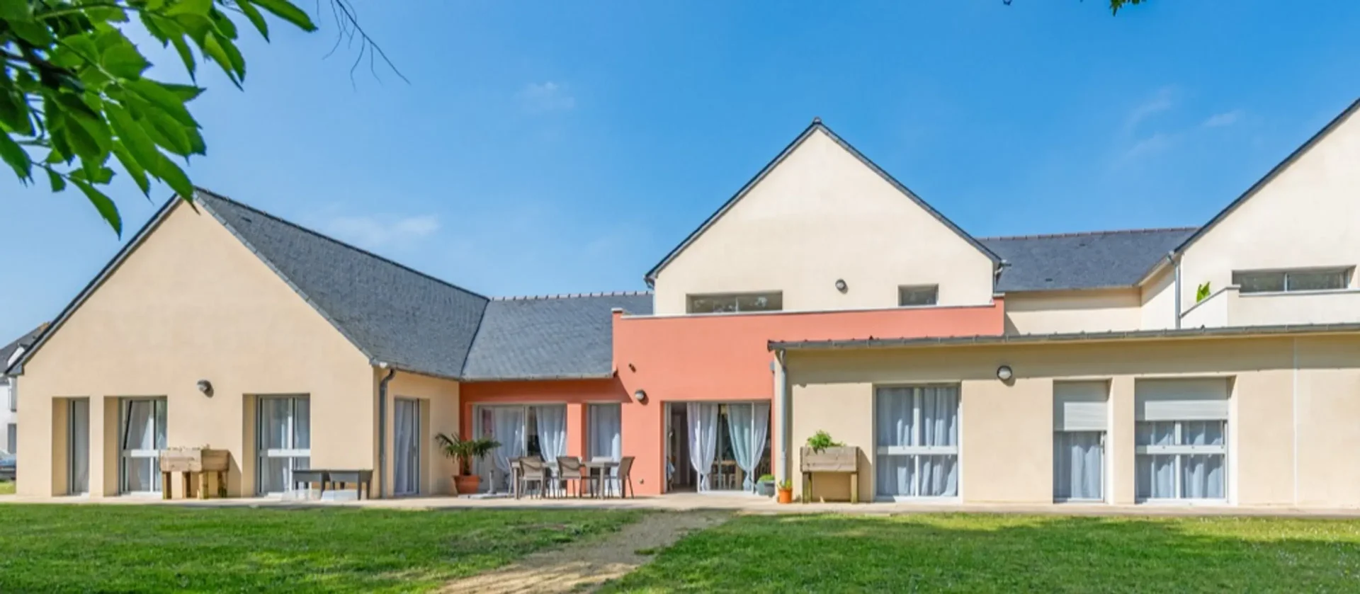 Photo 1 de Maison partagée Ages & Vie de Plouzévédé, Habitat partagé senior à Plouzévédé